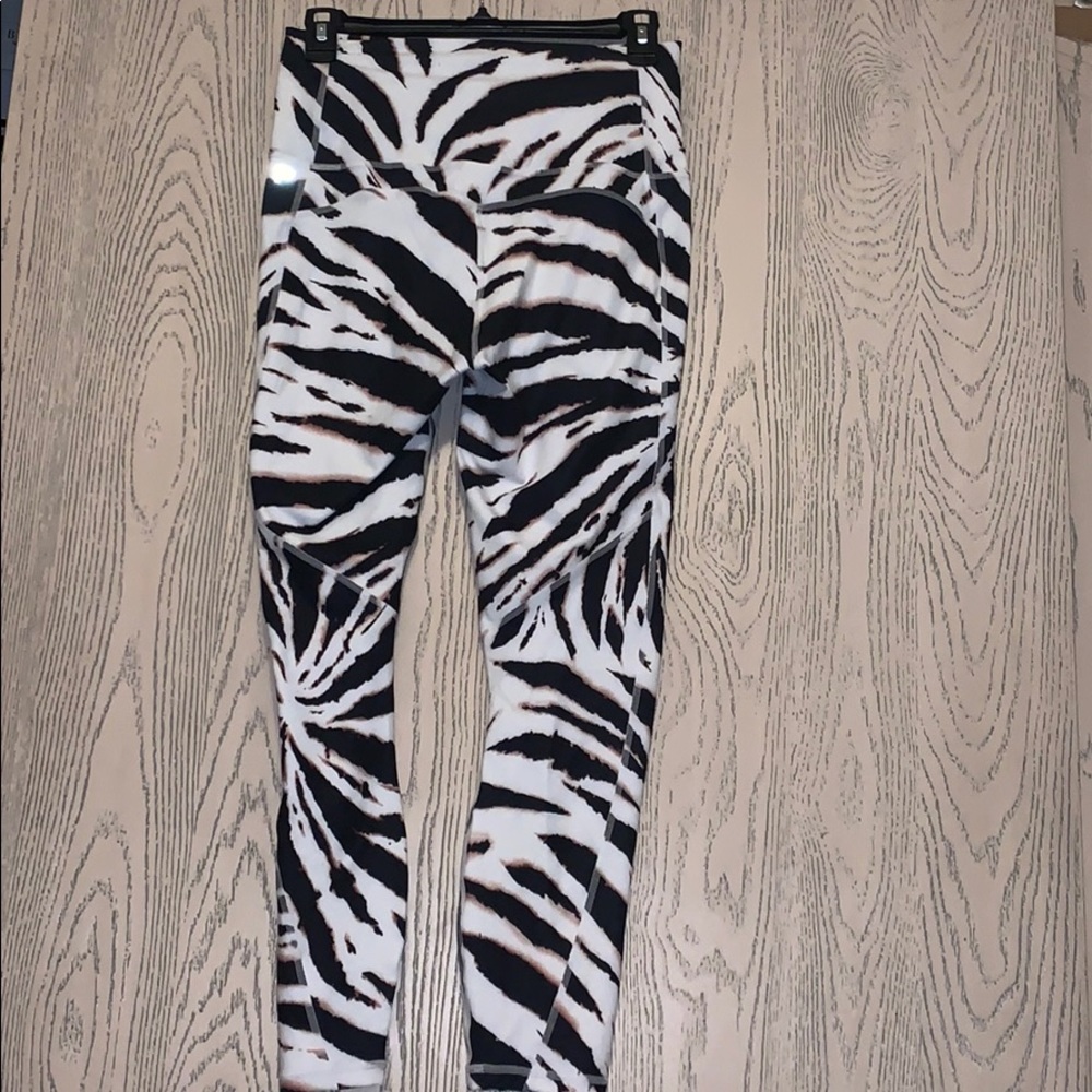 Fabletics legging - Picture 2 of 2